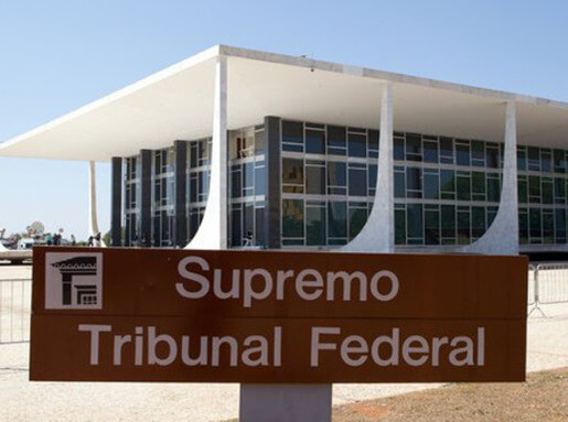 Reparação de danos de ilícito civil é prescritível.