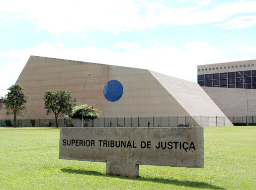 STJ: Coparticipação de segurado após 30 dias de internação.